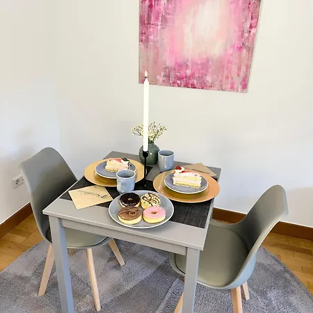 Bella - Family&business Ap 1, 100m Zum Konzerteingang Schloss, Parkplatz, Smarttv, Netflix, Waschmaschine, 24h Checkin, 30qm ルートヴィヒスブルク