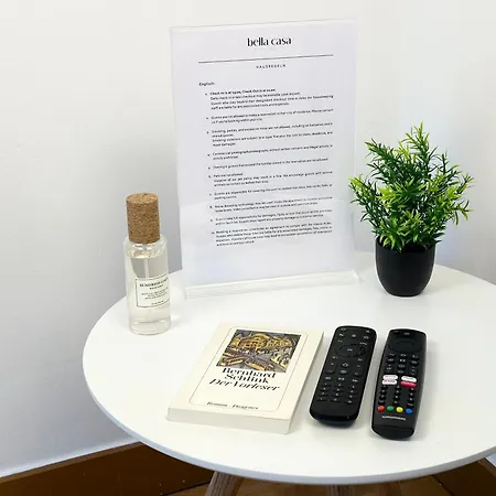 Bella - Family&business Ap 1, 100m Zum Konzerteingang Schloss, Parkplatz, Smarttv, Netflix, Waschmaschine, 24h Checkin, 30qm * Ludwigsburg