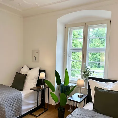 Bella - Family&business Ap 1, 100m Zum Konzerteingang Schloss, Parkplatz, Smarttv, Netflix, Waschmaschine, 24h Checkin, 30qm アパート ルートヴィヒスブルク