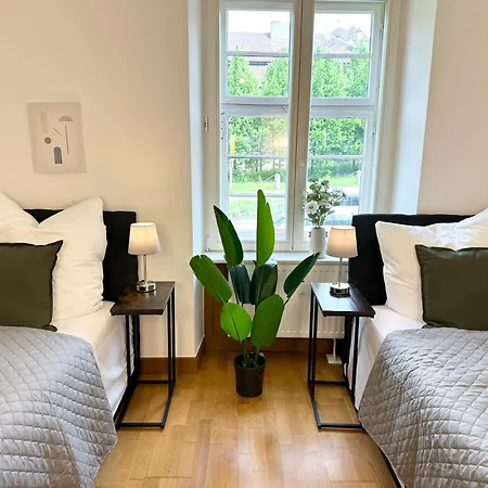 Bella - Family&business Ap 1, 100m Zum Konzerteingang Schloss, Parkplatz, Smarttv, Netflix, Waschmaschine, 24h Checkin, 30qm アパート