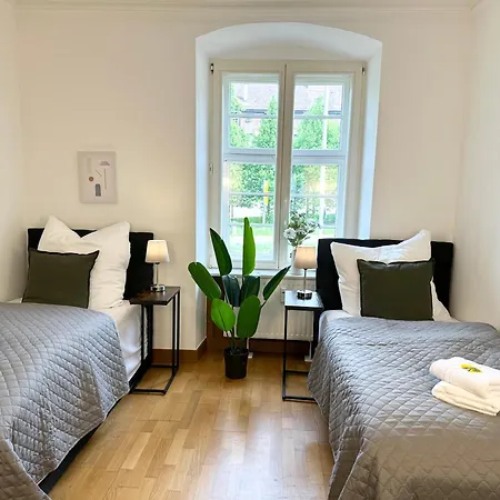 アパート Bella - Family&business Ap 1, 100m Zum Konzerteingang Schloss, Parkplatz, Smarttv, Netflix, Waschmaschine, 24h Checkin, 30qm *