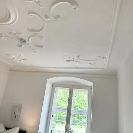 Bella - Family&business Ap 1, 100m Zum Konzerteingang Schloss, Parkplatz, Smarttv, Netflix, Waschmaschine, 24h Checkin, 30qm Apartamento *