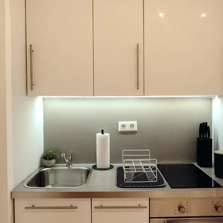 Apartamento Bella - Family&business Ap 1, 100m Zum Konzerteingang Schloss, Parkplatz, Smarttv, Netflix, Waschmaschine, 24h Checkin, 30qm Ludwigsburg