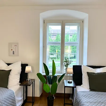 アパート Bella - Family&business Ap 1, 100m Zum Konzerteingang Schloss, Parkplatz, Smarttv, Netflix, Waschmaschine, 24h Checkin, 30qm ルートヴィヒスブルク