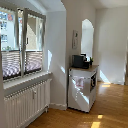Bella - Family&business Ap 1, 100m Zum Konzerteingang Schloss, Parkplatz, Smarttv, Netflix, Waschmaschine, 24h Checkin, 30qm アパート *