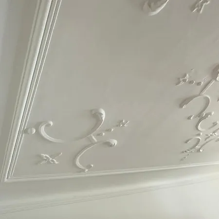 Bella - Family&business Ap 1, 100m Zum Konzerteingang Schloss, Parkplatz, Smarttv, Netflix, Waschmaschine, 24h Checkin, 30qm Apartamento Ludwigsburg