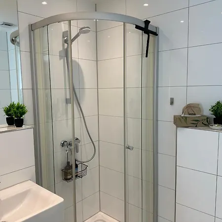 Bella - Family&business Ap 1, 100m Zum Konzerteingang Schloss, Parkplatz, Smarttv, Netflix, Waschmaschine, 24h Checkin, 30qm Apartamento *