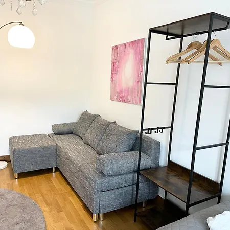 Bella Casa - Family&business, 100m Zum Konzerteingang Schloss, Parkplatz, Smarttv, Netflix, Waschmaschine, 24h Checkin, 30qm, Ap1 Lejlighed Ludwigsburg