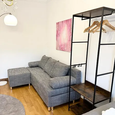 Lejlighed Bella Casa - Family&business, 100m Zum Konzerteingang Schloss, Parkplatz, Smarttv, Netflix, Waschmaschine, 24h Checkin, 30qm, Ap1 *