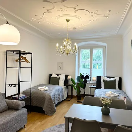Bella - Family&business Ap 1, 100m Zum Konzerteingang Schloss, Parkplatz, Smarttv, Netflix, Waschmaschine, 24h Checkin, 30qm ルートヴィヒスブルク