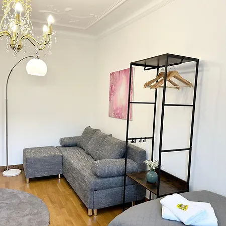 Bella - Family&business Ap 1, 100m Zum Konzerteingang Schloss, Parkplatz, Smarttv, Netflix, Waschmaschine, 24h Checkin, 30qm