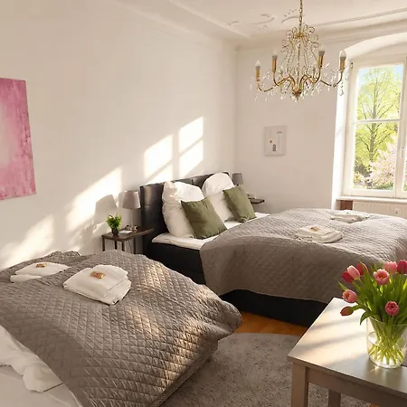 Bella - Family&business Ap 1, 100m Zum Konzerteingang Schloss, Parkplatz, Smarttv, Netflix, Waschmaschine, 24h Checkin, 30qm ルートヴィヒスブルク