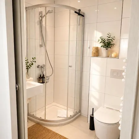 Bella - Family&business Ap 1, 100m Zum Konzerteingang Schloss, Parkplatz, Smarttv, Netflix, Waschmaschine, 24h Checkin, 30qm ルートヴィヒスブルク